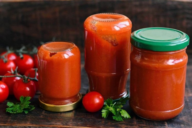 Tomatenketchup mit Senf und Koriander