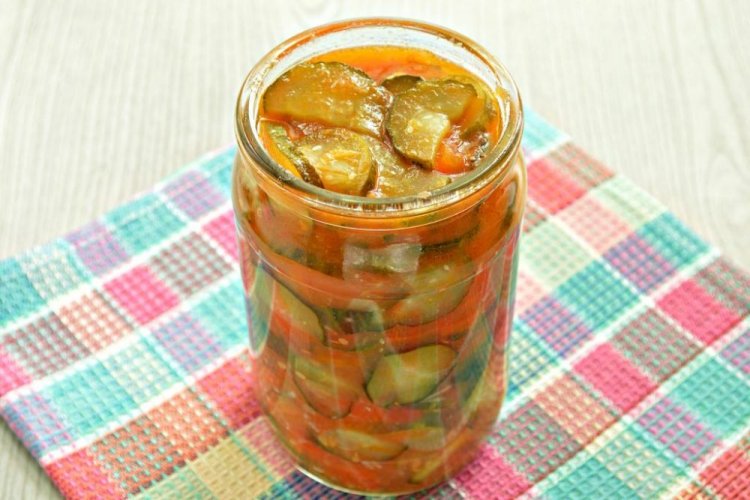 Letscho mit Gurken, Paprika und Karotten ohne Essig