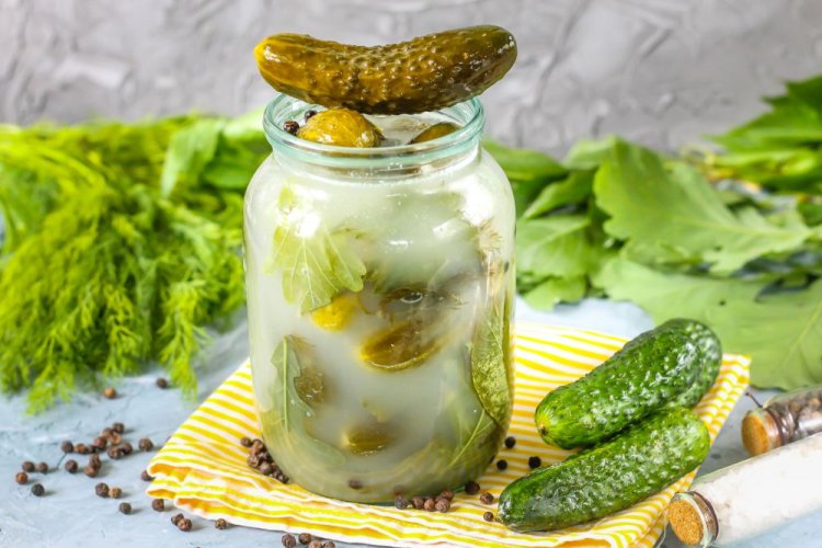 Fermented Cucumbers with Mustard for Winter