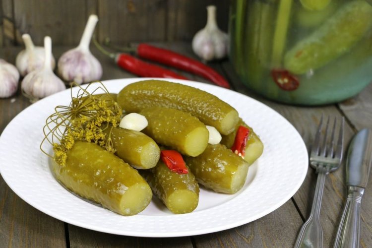 Spicy Cold-Pickled Cucumbers with Hot Pepper