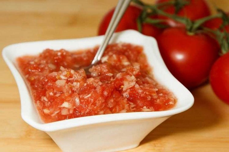 Tomato and Horseradish Appetizer for Winter