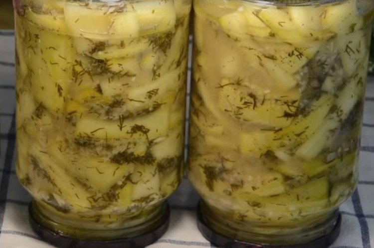 Calabacines encurtidos con mostaza para el invierno