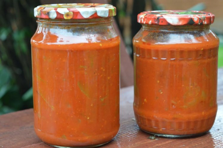 Calabacín en salsa de zanahoria y tomate para el invierno