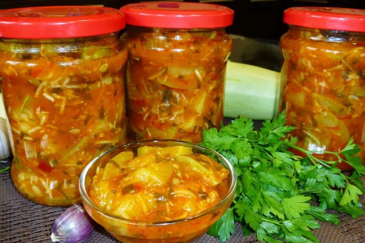 Calabacín en salsa de jugo de tomate