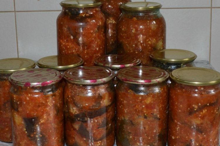Berenjenas en adzhika con ajo