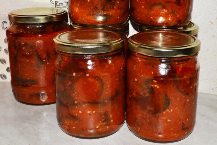 Berenjenas en adzhika con vinagre de manzana