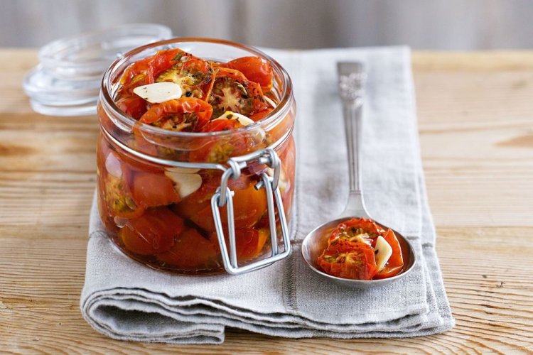Tomates secos con ajo «Para chuparse los dedos»