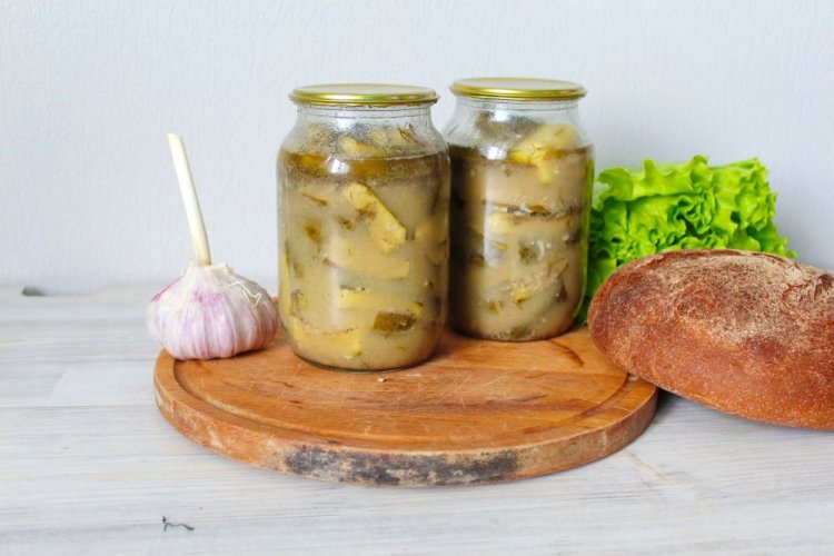 Pepinos en bastones «Para chuparse los dedos» con mostaza y ajo