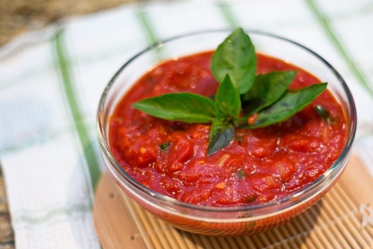 Tomato Marinade for Chicken Drumsticks with Basil