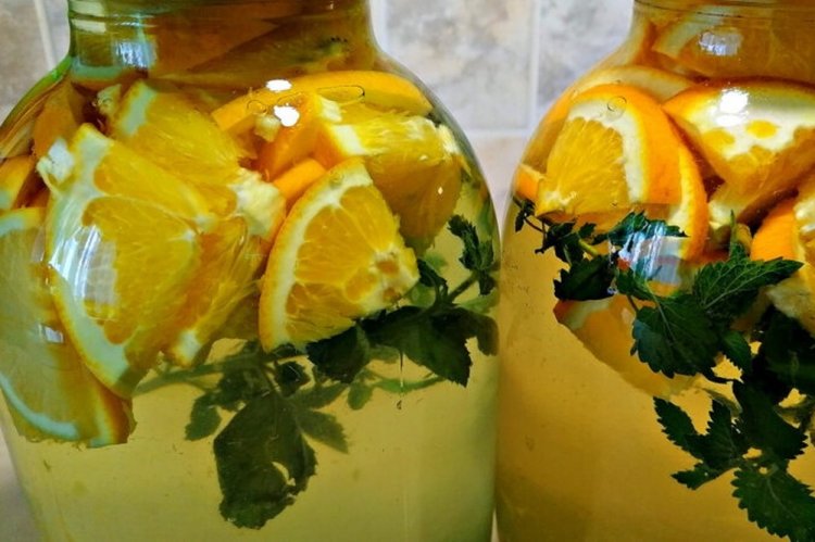Compota de albahaca con naranja para el invierno