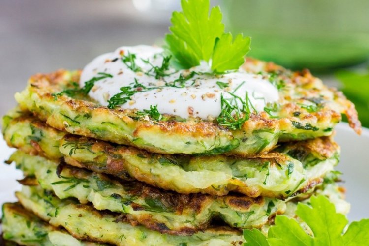 Zucchini-Fladenbrote mit Hackfleisch