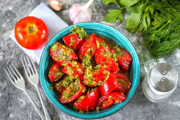 Korean-Style Tomatoes with Garlic and Herbs