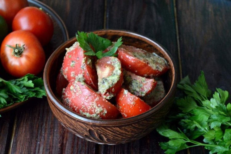Korean-Style Tomatoes with Ginger, Garlic, and Herbs