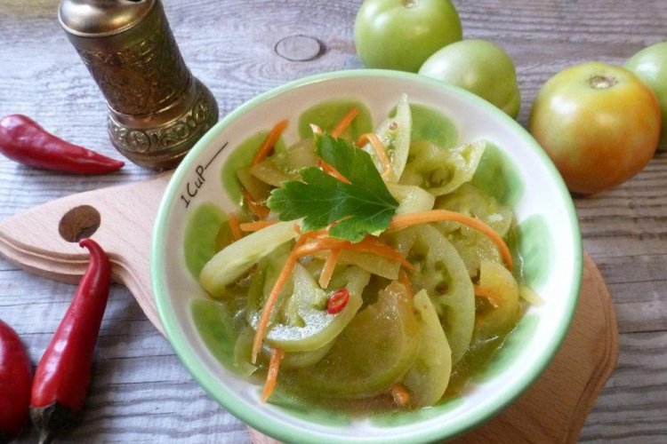 Green Korean-Style Tomatoes with Carrots, Ginger, and Chili Pepper