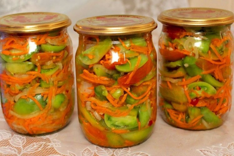 Green Korean-Style Tomatoes with Vegetables, Spices, and Honey