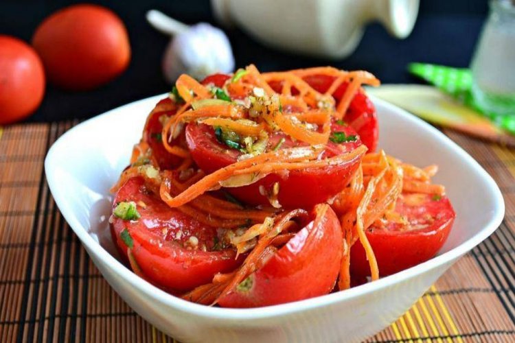 Korean-Style Tomatoes with Carrots for Winter
