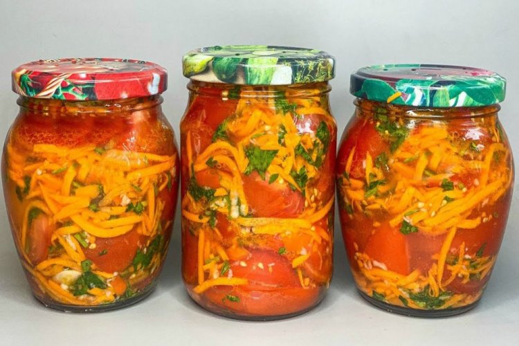 Korean-Style Tomatoes with Carrots, Ginger, and Garlic
