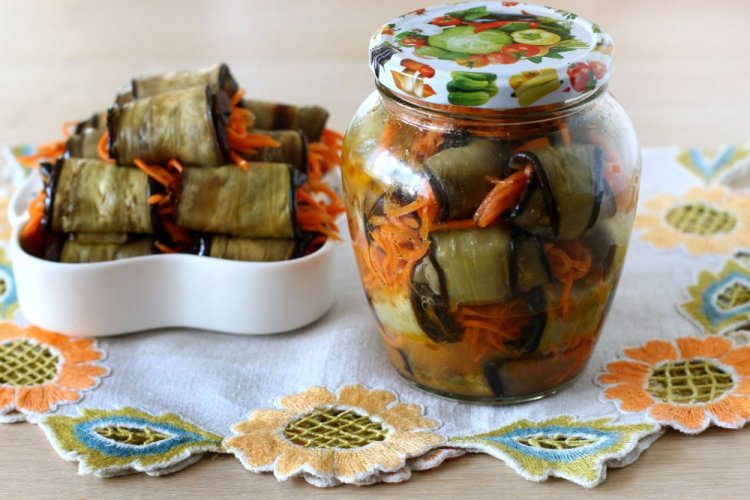 Rollitos de berenjena al estilo georgiano para el invierno