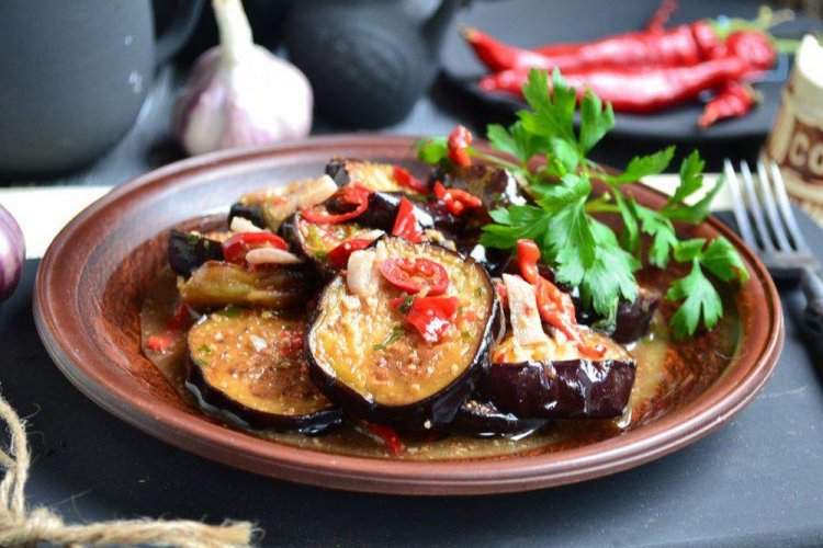 Berenjenas al estilo georgiano en adobo agridulce