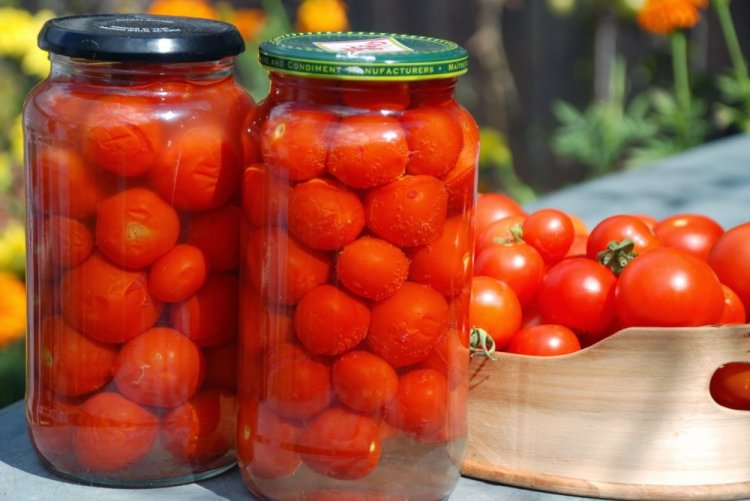 Tomates dulces con ácido cítrico para el invierno
