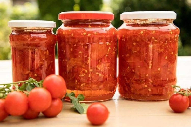 Tomates en su propio jugo con ácido cítrico