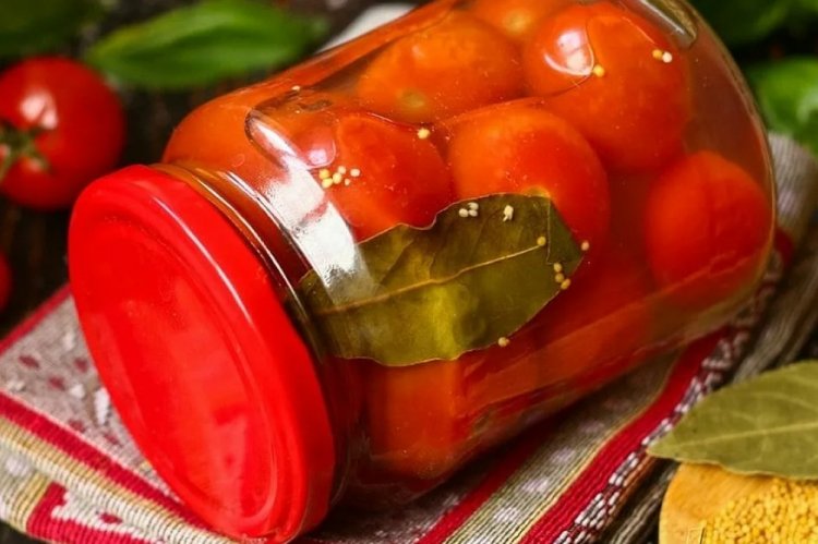 Tomates con mostaza y ácido cítrico para el invierno