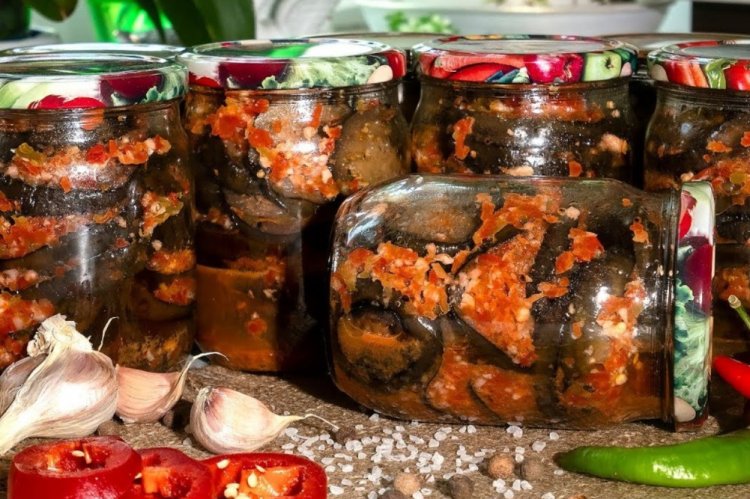 Berenjenas encurtidas con pimiento morrón