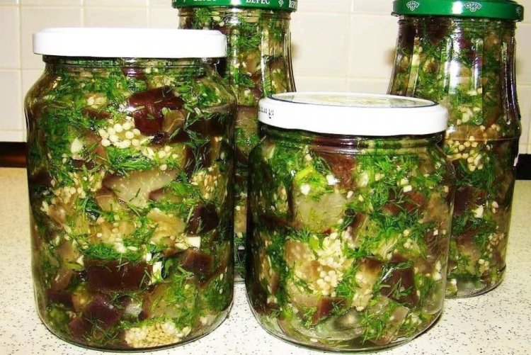 Berenjenas fritas con hierbas para el invierno