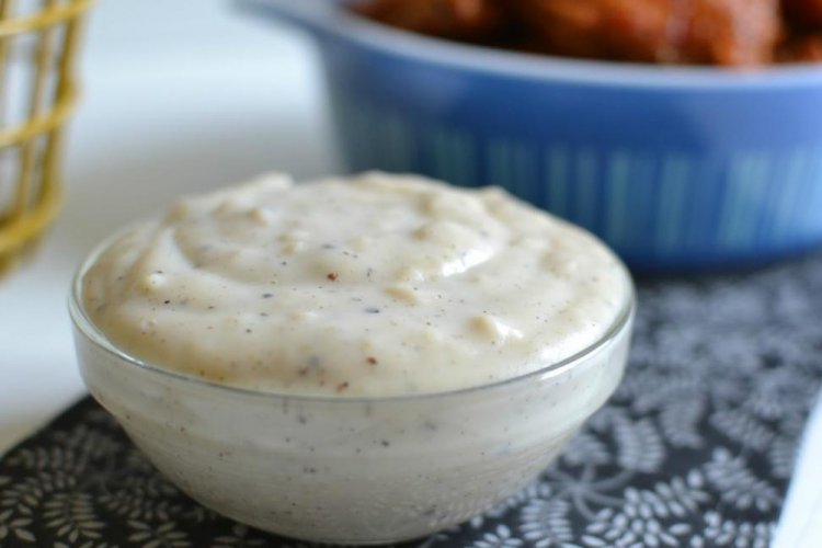 Cremige Knoblauchsauce für Hähnchen