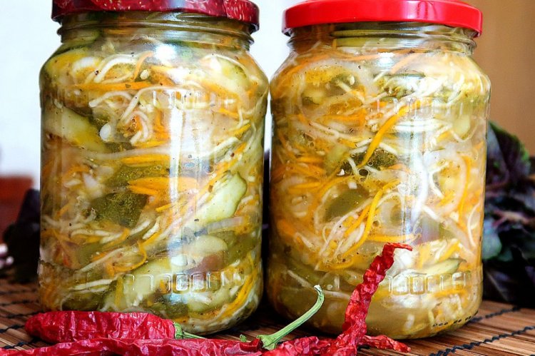 Ensalada de pepino y col al estilo coreano