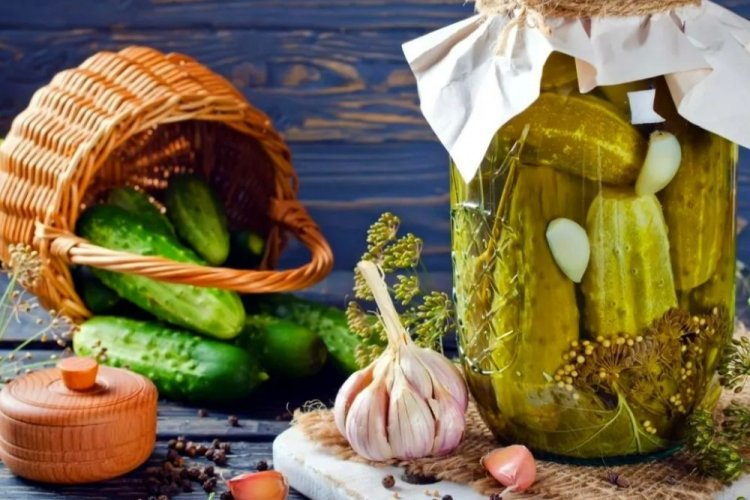 Polnische Gurken in Honigmarinade
