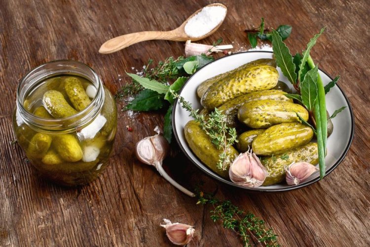 Polnische Gurken mit Knoblauch und Thymian