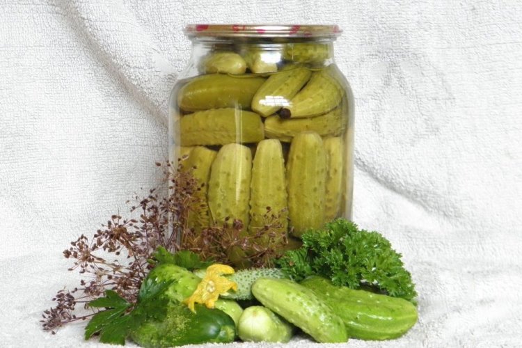 Polnische Gurken in süß-saurer Marinade