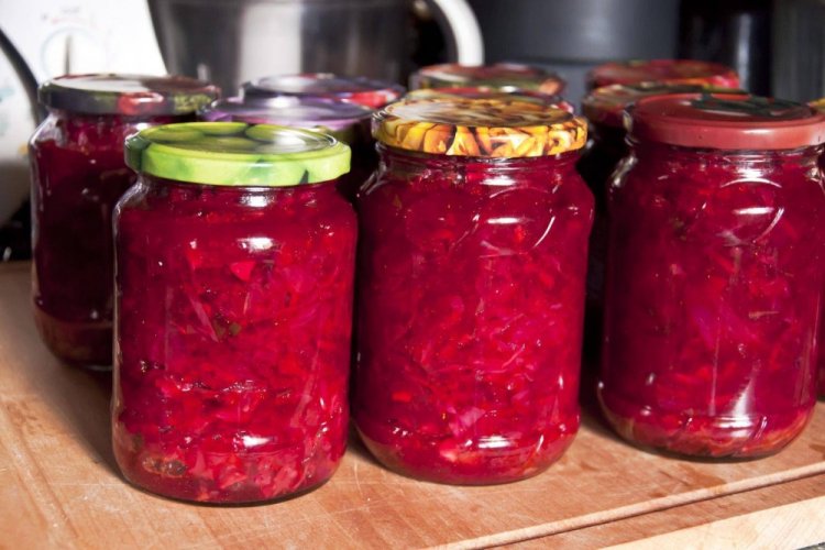Eingelegte Rote Bete mit Karotten für den Winter