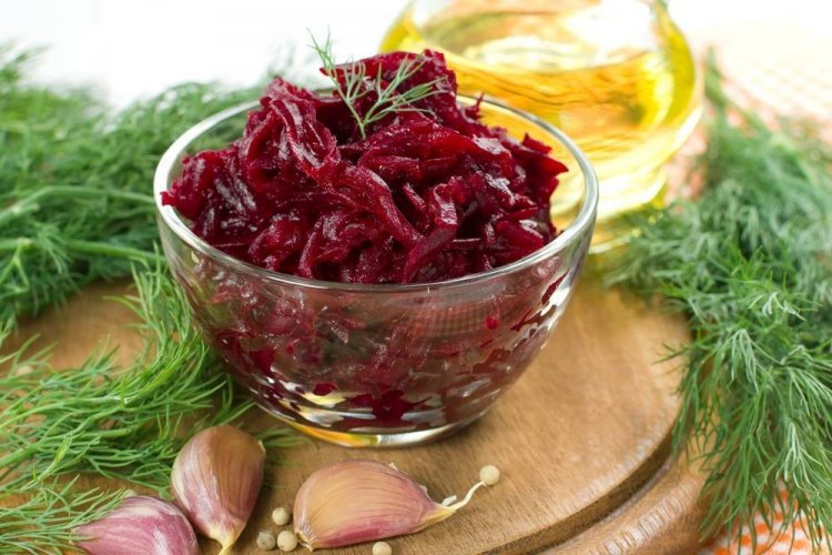 Eingelegte Rote Bete mit Knoblauch für den Winter