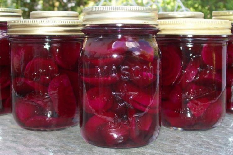 Eingelegte Rote Bete mit Walnüssen
