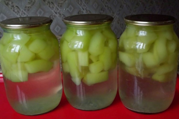 Zucchini- und Apfelkompott für den Winter