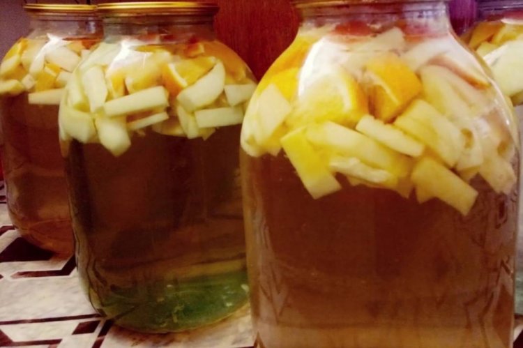 Zucchini-Kompott mit Zitrone für den Winter