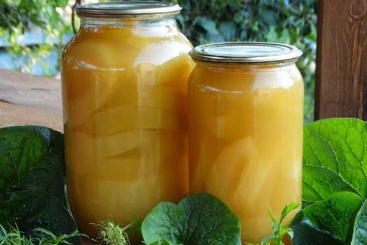 Zucchini-Kompott in Ananassaft