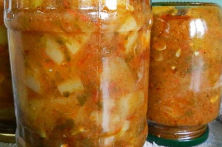Ensalada «Yurcha» de calabacín y calabaza patisson para el invierno