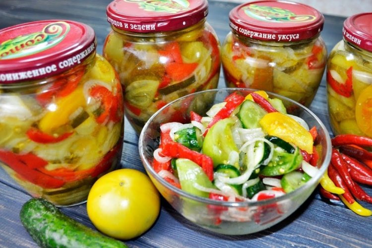 Ensalada «Donskoy» con tomates verdes para el invierno
