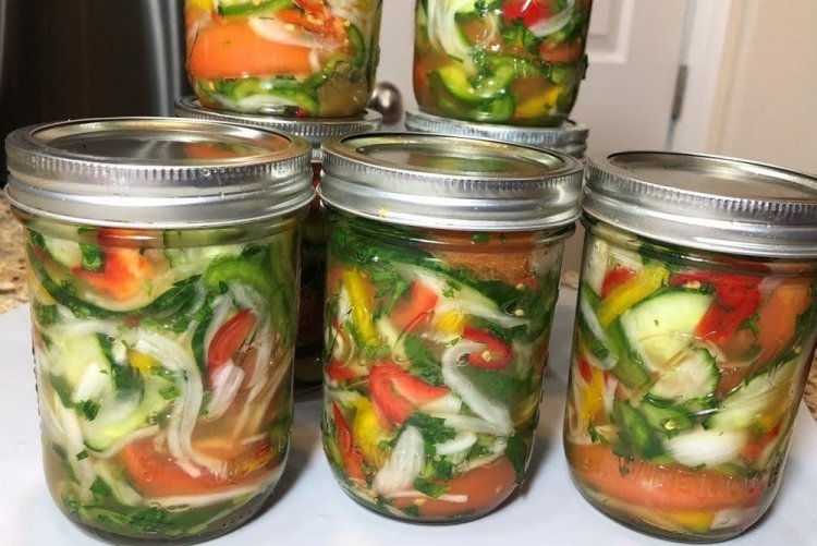 Ensalada «Donskoy» con perejil para el invierno