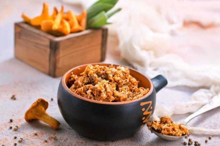 Caviar de rebozuelos fritos para el invierno