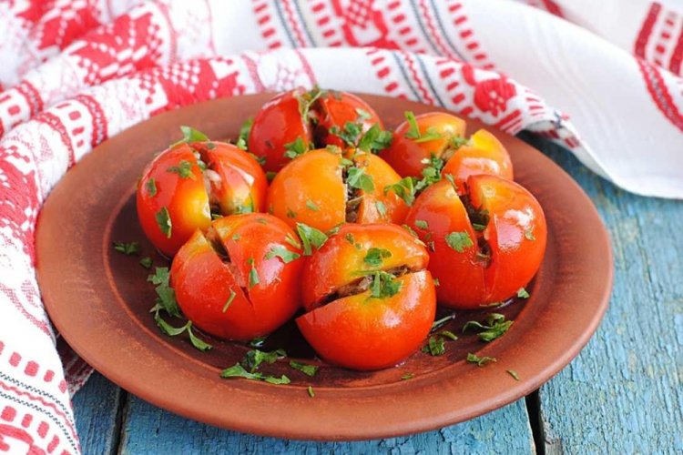 Armenische Tomaten für den Winter – klassisches Rezept