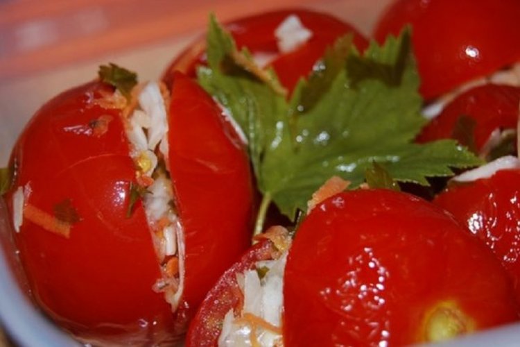 Armenische Tomaten mit Kohl