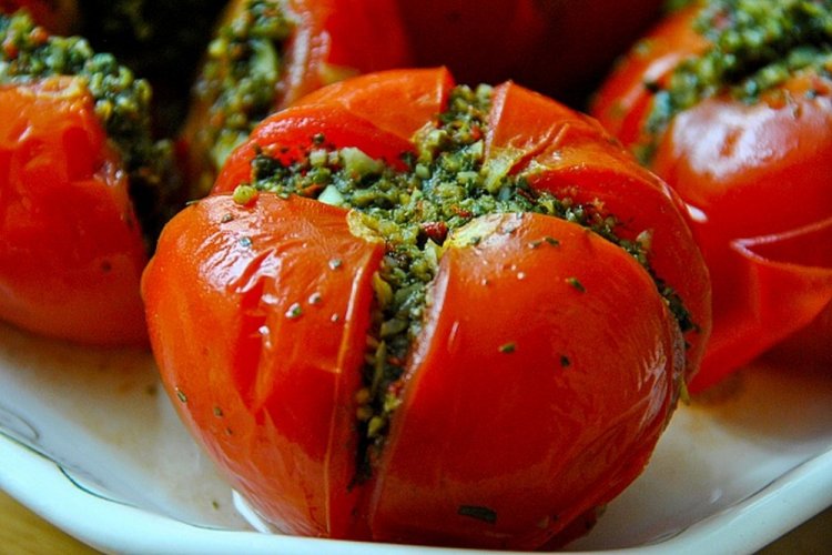Armenische Tomaten mit Zwiebeln