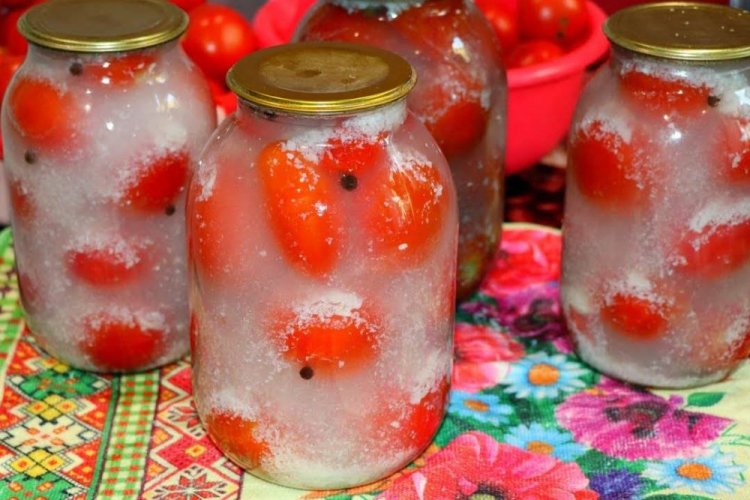 Tomaten im Schnee mit Ingwer, Knoblauch und Meerrettich