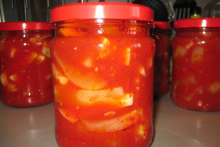 Ensalada «Lengua de Suegra» de calabacines con pasta de tomate