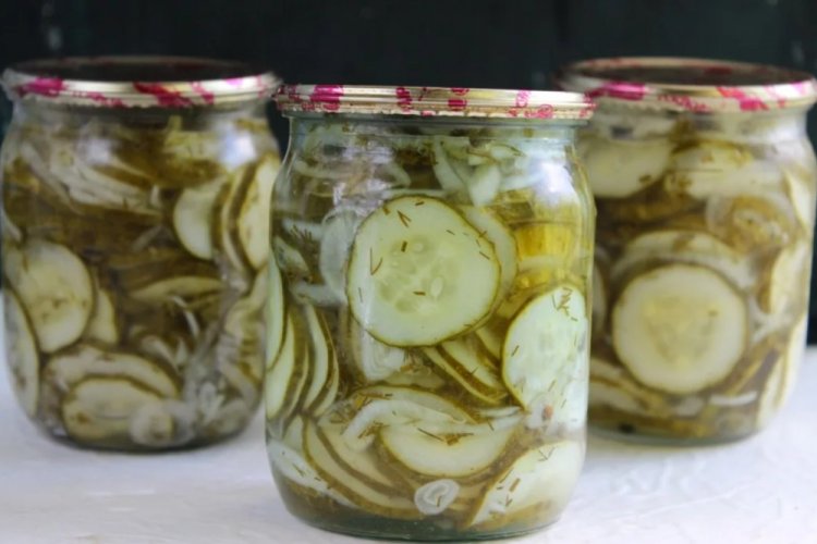 Nezhinsky Salad from Overgrown Cucumbers for Winter