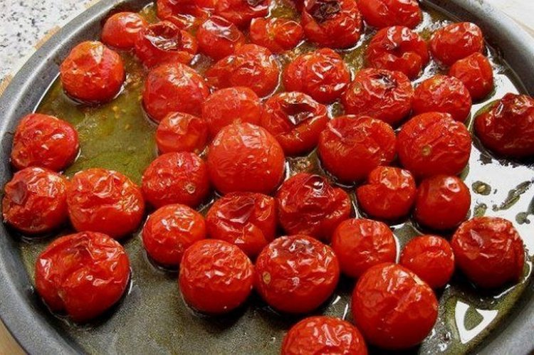 Gebratene Tomaten mit Sterilisation
